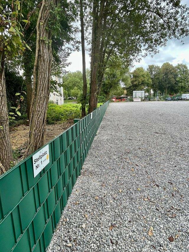 PKW-Stellplatz auf abgeschlossenem Privatgrundstück